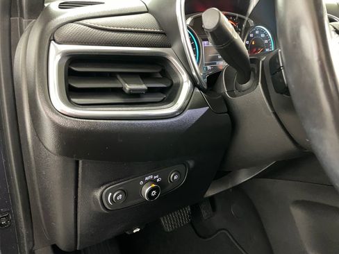 Used 2018 Chevrolet Equinox Premier image 24