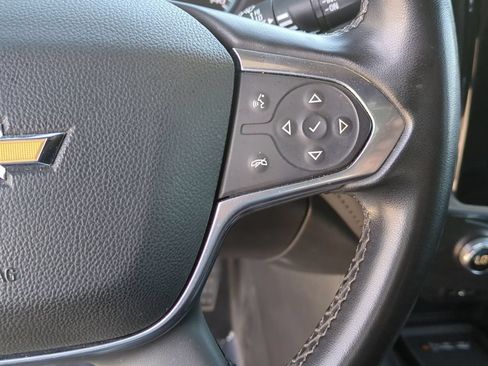 Used 2023 Chevrolet Traverse LT FWD image 13
