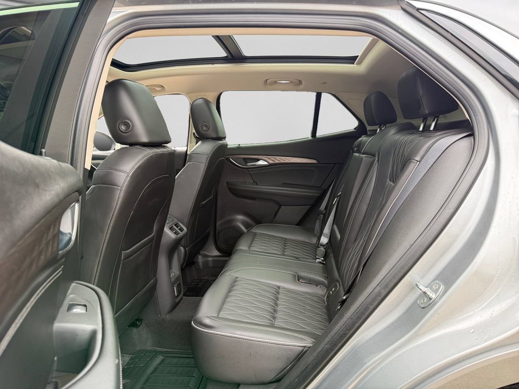 Used 2023 Buick Envision Avenir AWD/4WD image 38