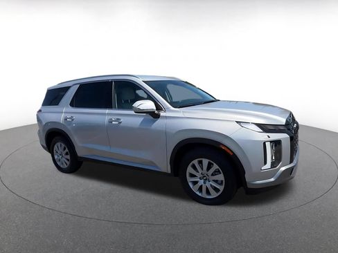 Used 2025 Hyundai Palisade SEL FWD image 2