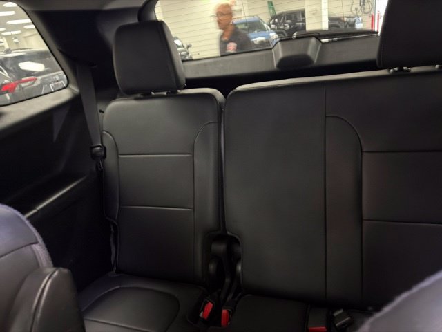 Used 2019 Chevrolet Traverse Premier w/ Driver Confidence II Package FWD image 16