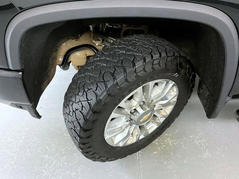 Used 2023 Chevrolet Silverado 2500 High Country image 25