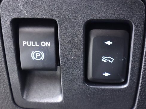 Used 2019 Ford F150 Lariat w/ Equipment Group 502A Luxury image 12