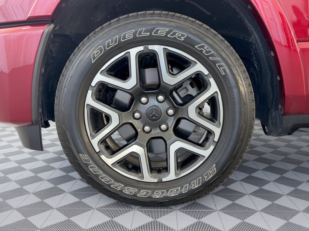 Used 2025 RAM 1500 Laramie w/ Sport Appearance Package AWD/4WD image 13