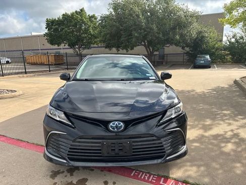 Used 2023 Toyota Camry LE FWD image 2