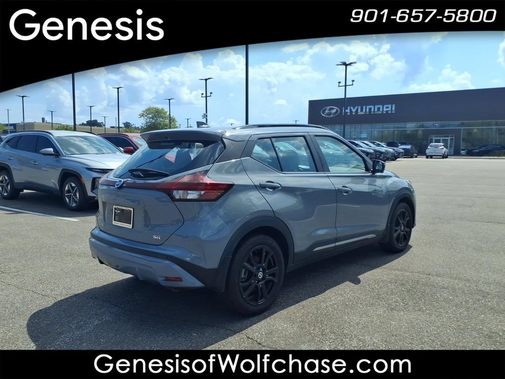 Used 2021 Nissan Kicks SR w/ SR Premium Package FWD image 5