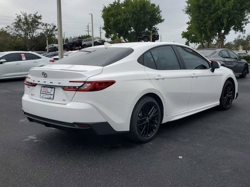 New 2026 Toyota Camry SE image 4