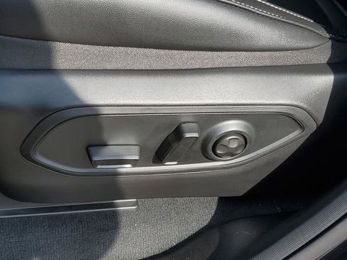 New 2025 Jeep Grand Cherokee Limited w/ Black Appearance Package image 13