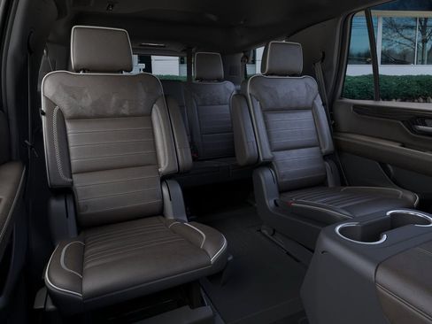 New 2026 GMC Yukon Denali Ultimate w/ LPO, Floor Liner Package AWD/4WD image 21