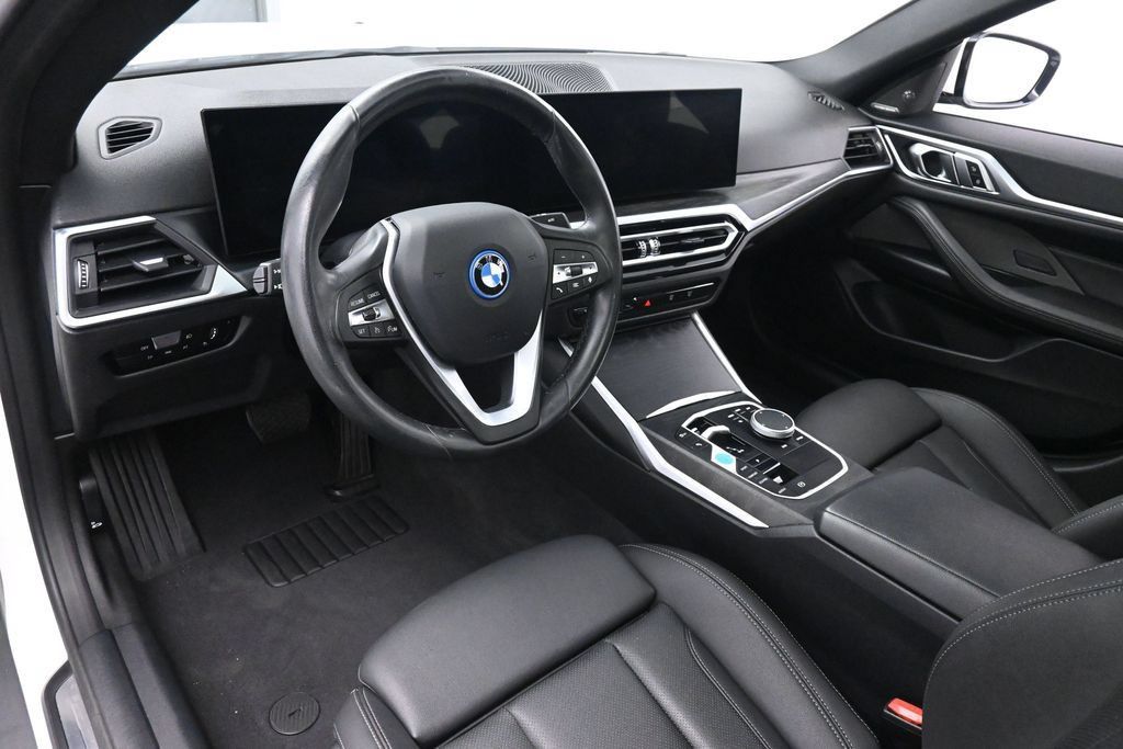Used 2023 BMW i4 eDrive35 RWD image 10