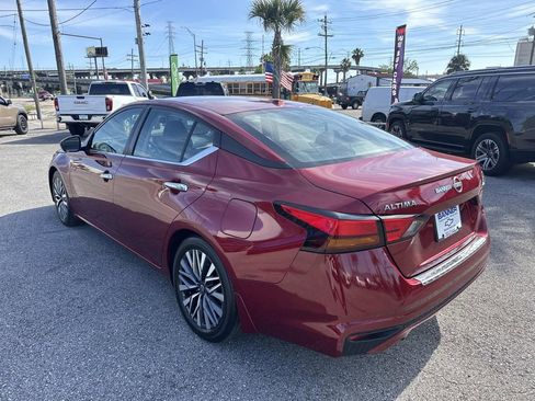 Used 2023 Nissan Altima 2.5 SV w/ SV Premium Package FWD image 6
