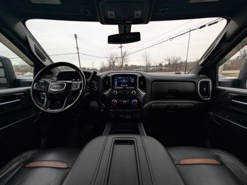 Used 2022 GMC Sierra 2500 AT4 w/ Snow Plow Prep/Camper Package image 2