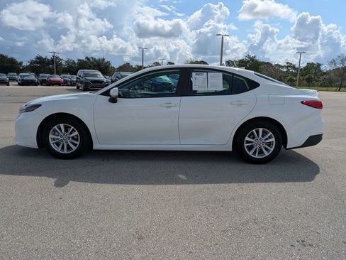 Used 2025 Toyota Camry LE FWD image 8