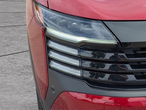 New 2026 Nissan Kicks SR image 9