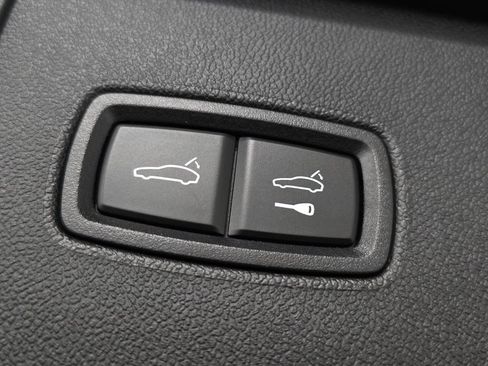 Certified 2023 Porsche Cayenne AWD/4WD image 32