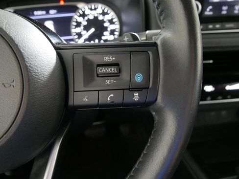 Used 2023 Nissan Rogue SL AWD/4WD image 28