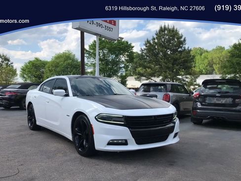 Used 2018 Dodge Charger R/T image 1