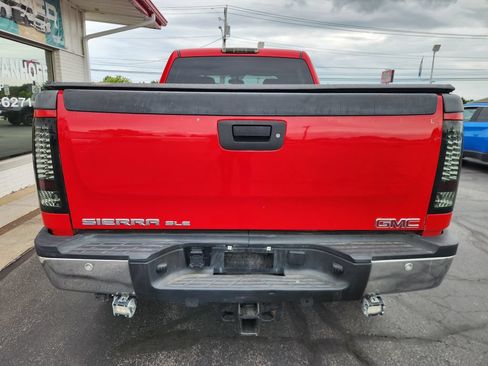 Used 2011 GMC Sierra 2500 SLE w/ SLE Preferred Package AWD/4WD image 4