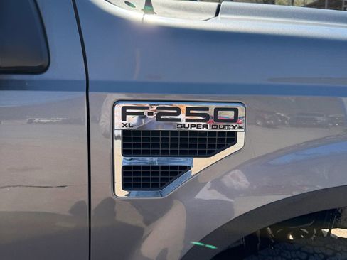 Used 2010 Ford F250 XLT AWD/4WD image 4
