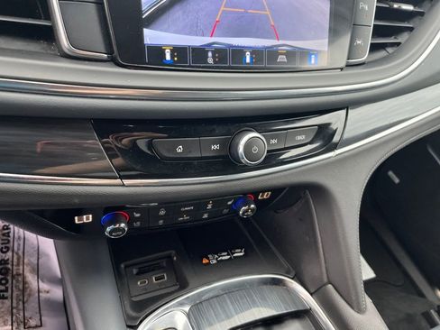 Used 2024 Buick Enclave Premium image 15
