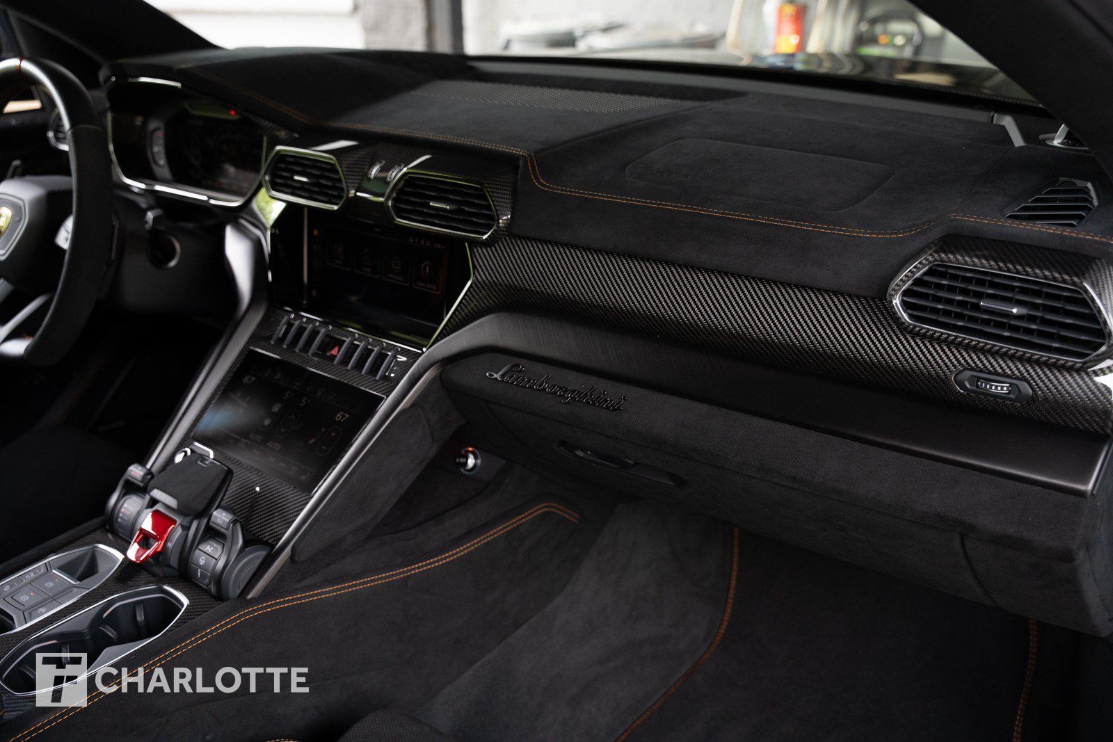 Used 2023 Lamborghini Urus Performante AWD/4WD image 34