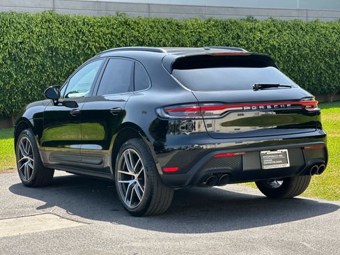 Used 2026 Porsche Macan AWD/4WD image 3