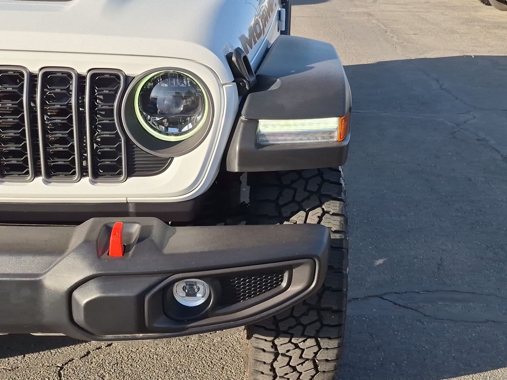 Used 2026 Jeep Gladiator Mojave AWD/4WD image 13
