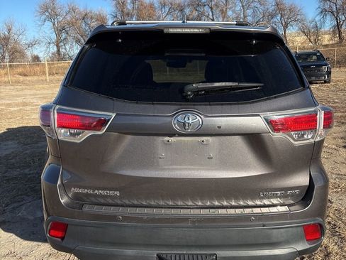 Used 2016 Toyota Highlander Limited Platinum image 4