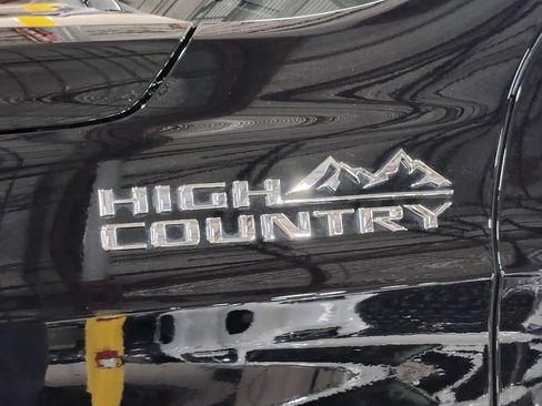 Used 2024 Chevrolet Tahoe High Country w/ Advanced Technology Package AWD/4WD image 21