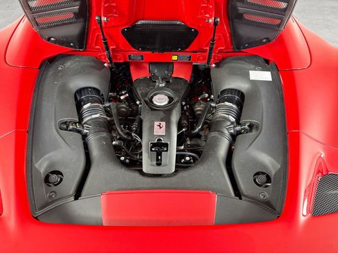 Certified 2021 Ferrari F8 Tributo RWD image 25