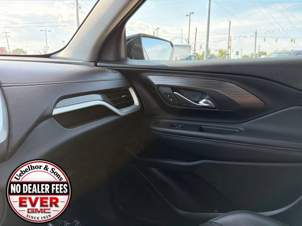 Used 2024 GMC Terrain SLT AWD/4WD image 31