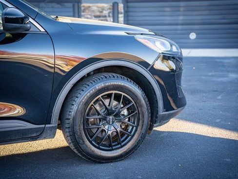 Used 2021 Ford Escape SE image 5