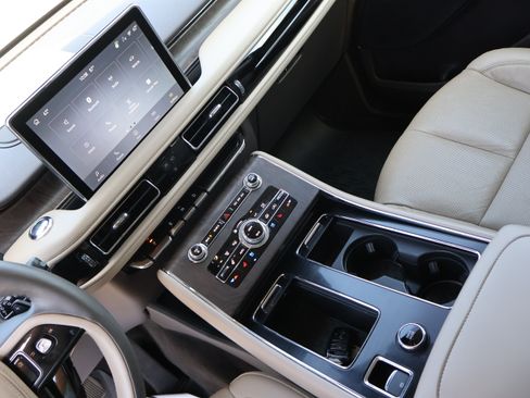 Used 2023 Lincoln Aviator Reserve w/ Equipment Group 201A RWD image 32