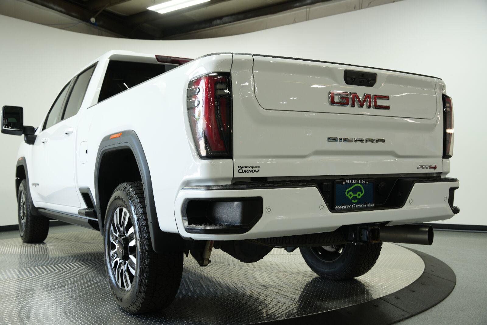 Used 2024 GMC Sierra 2500 AT4 w/ AT4 Premium Plus Package AWD/4WD image 31