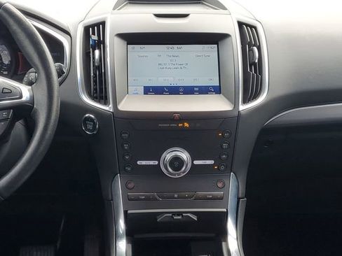 Used 2020 Ford Edge Titanium AWD/4WD image 34