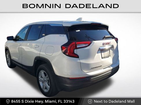 Used 2022 GMC Terrain SLE image 4