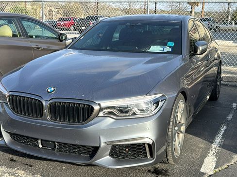 Used 2018 BMW M550i xDrive w/ Dynamic Handling Package image 4