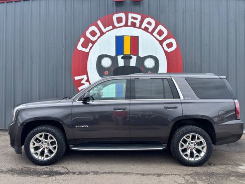 Used 2017 GMC Yukon SLE w/ SLE Value Package AWD/4WD image 4