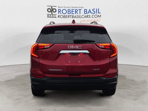 Used 2020 GMC Terrain SLE w/ Driver Convenience Package image 4