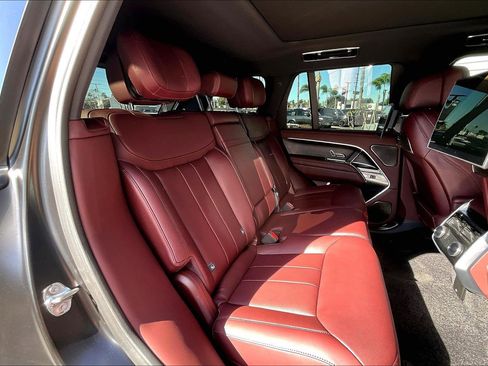 Used 2025 Land Rover Range Rover Autobiography image 26