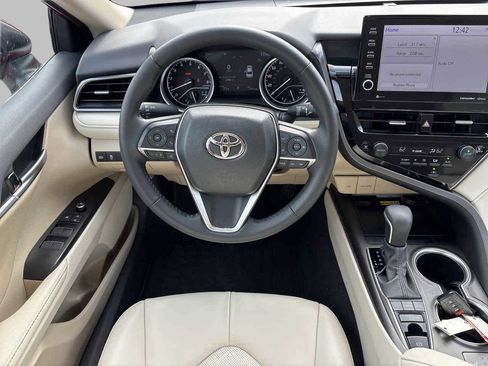 Used 2023 Toyota Camry XLE image 10