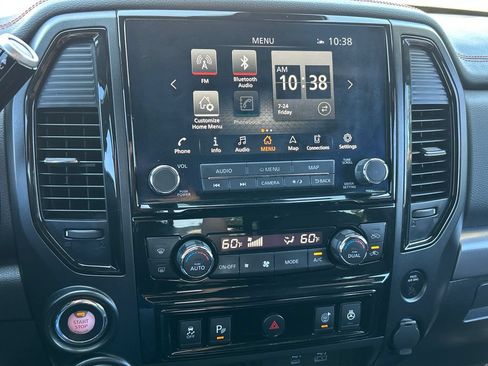 Used 2021 Nissan Titan PRO-4X w/ Pro-4x Convenience Package AWD/4WD image 11