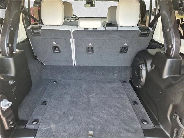 Used 2021 Jeep Wrangler Unlimited Sahara AWD/4WD image 6
