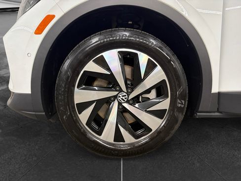 Used 2023 Volkswagen ID.4 Pro AWD/4WD image 32