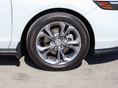 Used 2024 Honda Accord EX image 9