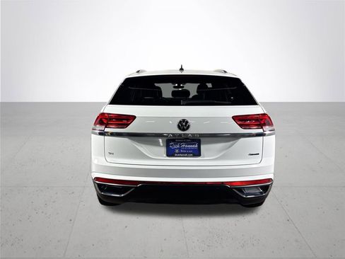 Used 2023 Volkswagen Atlas Cross Sport SE w/ Panoramic Sunroof Package image 8