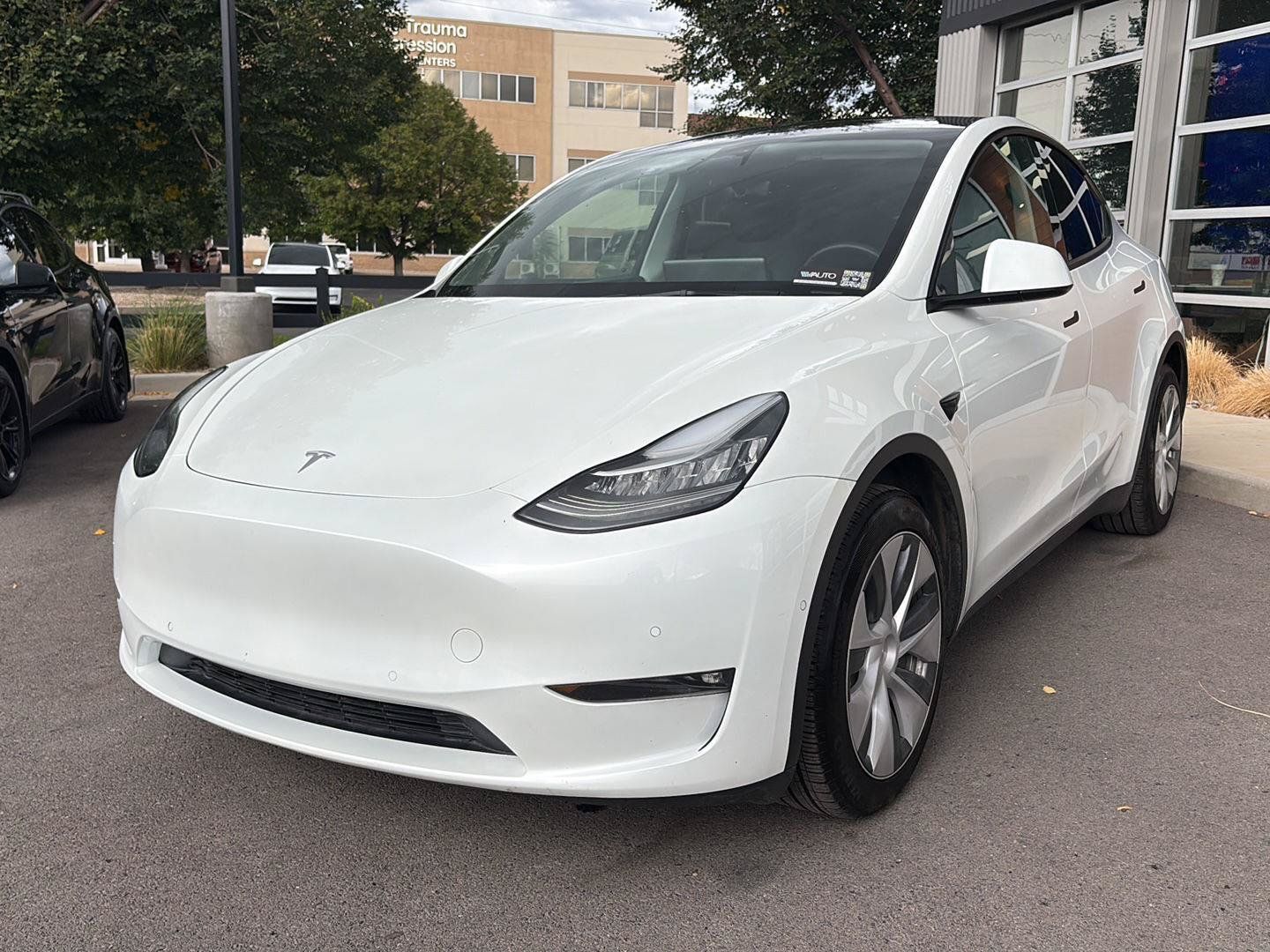 Used 2022 Tesla Model Y Long Range AWD/4WD image 4