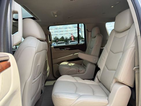Used 2016 Cadillac Escalade ESV Luxury AWD/4WD image 20