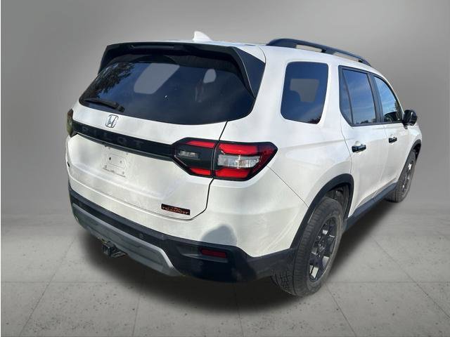 Certified 2024 Honda Pilot TrailSport image 5