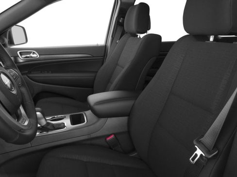 Used 2017 Jeep Grand Cherokee Laredo AWD/4WD image 7